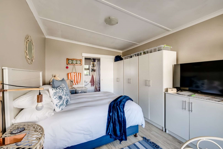 5 Bedroom Property for Sale in Kirstenhof Western Cape